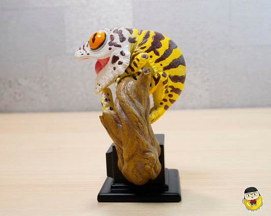 Natural History Mini Series - Uroplatus sikorae GECKO Figure